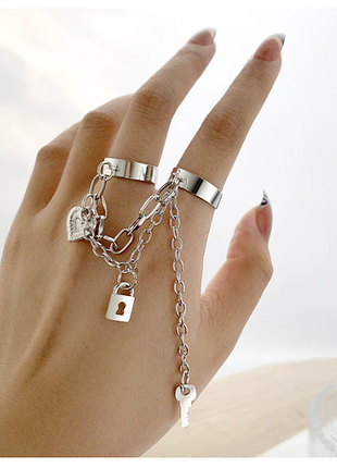 Безразмерные кольца с цепями и подвесками