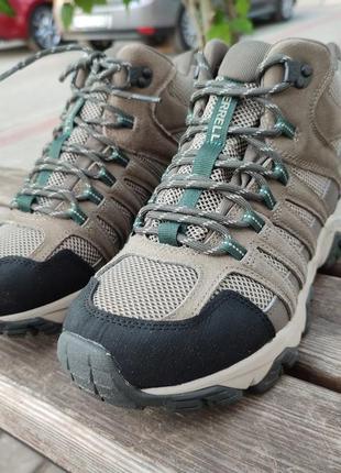 Merrell trekking bot deals