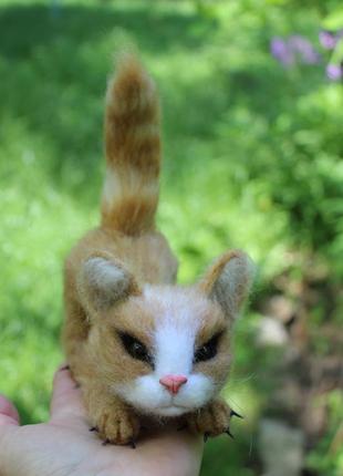 Котик валёная игрушка интерьерная кошка хендмейд игрушка валая из шерсти сувенир подарок кот украшение ручной работы5 фото