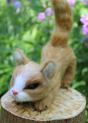 Котик валёная игрушка интерьерная кошка хендмейд игрушка валая из шерсти сувенир подарок кот украшение ручной работы10 фото