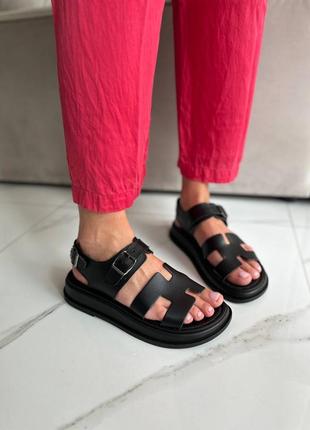 Босоножки в стиле hermes sandals black