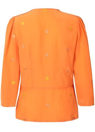 Летняя блуза на запах оранжевого цвета с вышитыми цветками oliver bonas8 фото