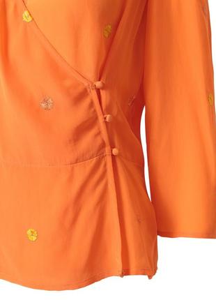 Летняя блуза на запах оранжевого цвета с вышитыми цветками oliver bonas9 фото