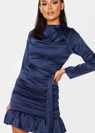 Сатиновое платье темно-синее со сборкой1 фото