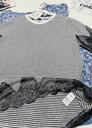 Красивая футболка , украшена кружевом от бренда peruna 🌿 размер 14 / наш 48 🍓🍒🍎4 фото