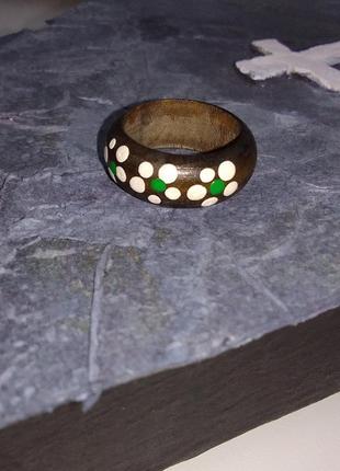 Деревянное кольцо с цветами руснрй работы ромашки хиппи гоблинкор
