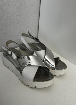 Жіночі босоніжки