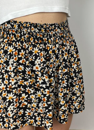 Urban outfitters юбка-шорты в цветочек годняя вискоза zara bershka5 фото