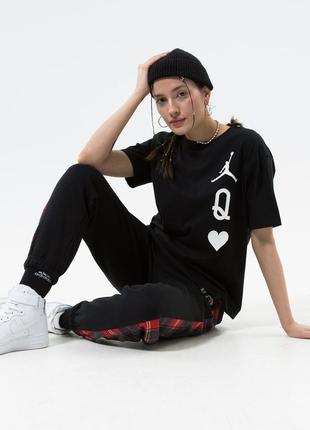 Nike jordan t-shirt w j flight gfx gf tee

футболка новая оригинал свежие коллекции3 фото