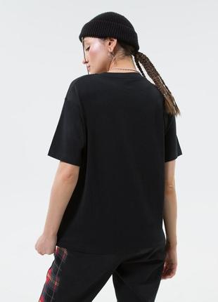 Nike jordan t-shirt w j flight gfx gf tee

футболка новая оригинал свежие коллекции2 фото