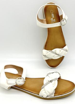 Белые женские сандалии.3 фото