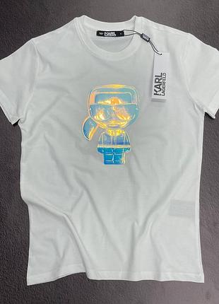 Брендова футболка