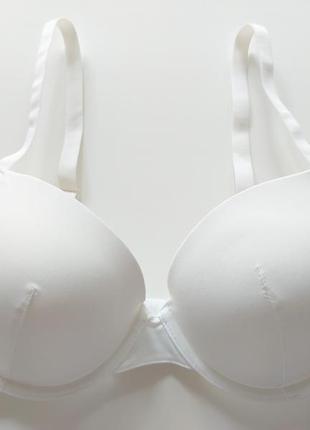 Белый бюстгальтер с пуш ап