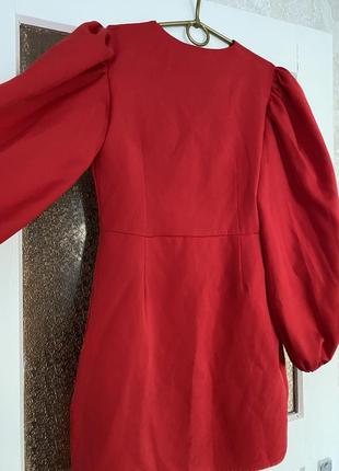 Червона сукня 2