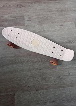 Скейтборд, пінні борд