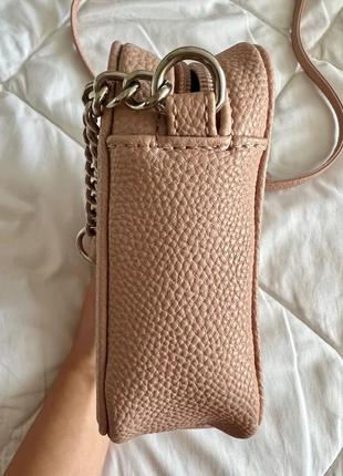 Пудровая кроссбоди nine west 3