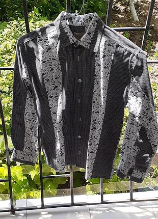 Рубашка черная клетка с белыми цветами узоры