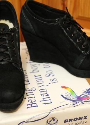 Черевики на танкетці bronx р. 39
