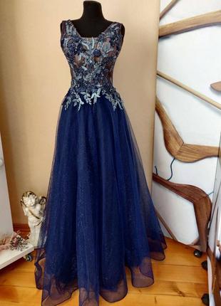 Сукня на випускний в новому стані , одягнуто тільки раз ціна 1850 грн .купляла за 5500)