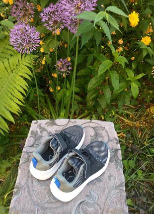 Кроссовки детские, б/в, в идеальном состоянии, р. 28