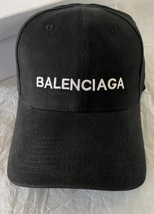 Женская черная текстильная кепка в стиле balenciaga баленсиага бейсболка с белой надписью лого2 фото