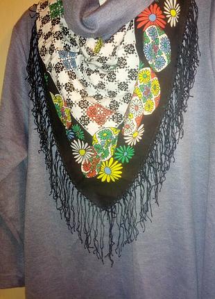 Винтажный коттоновый  платок с натуральной шелковой  бахромой.