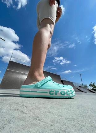 Crocs logo ‘turquoise’, сабо шлепки крокс9 фото