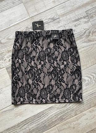 Мереживна спідниця