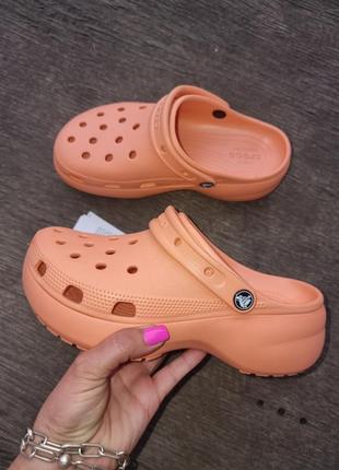 Женские сабо, клоги на платформе crocs classic platform