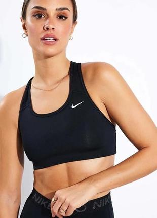 Женский спортивный топ nike dri-fit, размер m