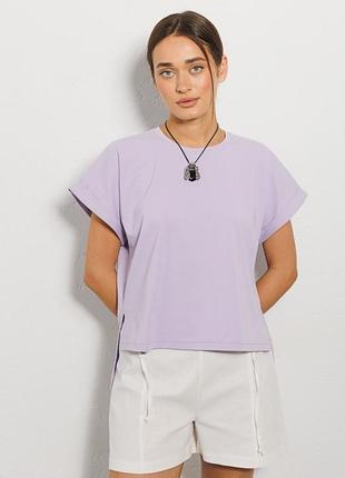 Женская базовая однотонная футболка оверсаз с удлиненной спинкой3 фото