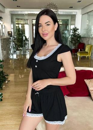 Костюм домашний кофточка с рукавом ,,крылышко,, вырез круглый отделан кружевом шорты на резинке по низу кружево ткань трикотаж рубчик