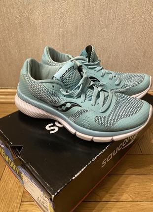 Бігові кросівки saucony