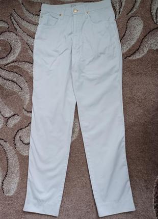 Белые джинсы мом прямого кроя высокая посадка итальянского бренда