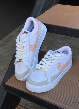 Кроссовки на платформе nike blazer platform low white/peach7 фото