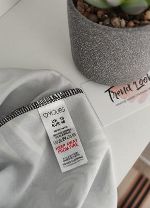 Блуза блузка топ чорна з відкритими плечиками батал принт стильно бренд yours5 фото
