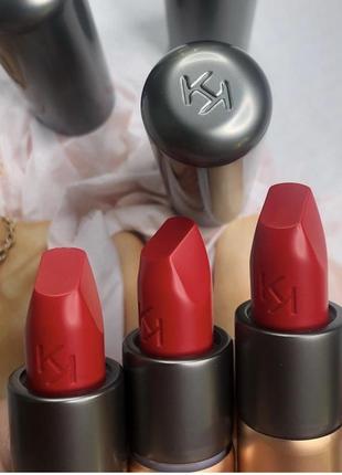 Красная матовая помада kiko milano velvet passion 311