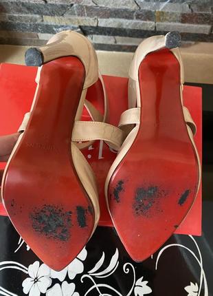 Женские лакированные туфли на каблуке бежевые размер 395 фото
