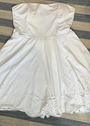 Белое перфорированное платье сша