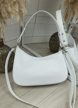 Асимметричная сумка-багет белая1 фото