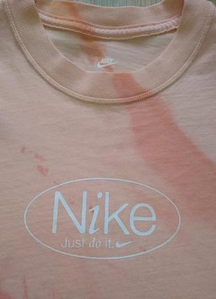 Футболка nike nsw tee boxy optimism pink тай дай нежная базовая новая оригинал майка7 фото