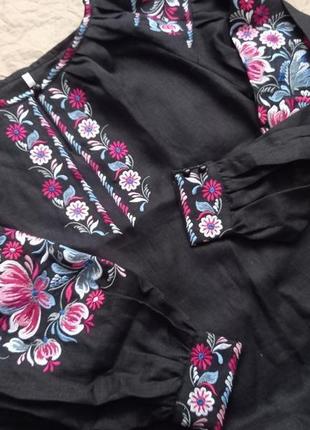 Чорне лляне плаття вишиванка вишита жіноча сукня6 фото