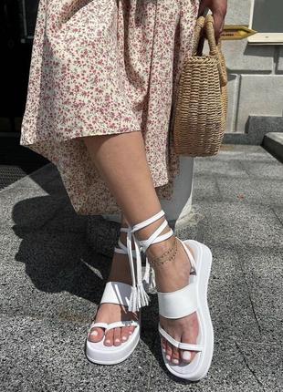 Жіночі босоніжки