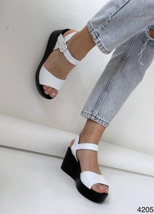 Босоножки женские кожаные