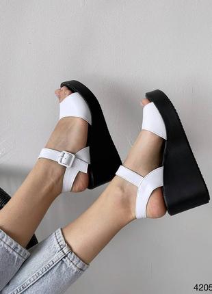 Босоножки женские кожаные