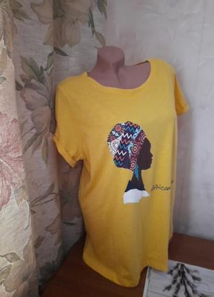 Жовта жіноча футболка з африканським принтом2 фото