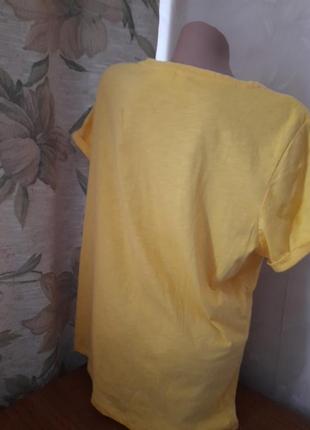 Жовта жіноча футболка з африканським принтом4 фото