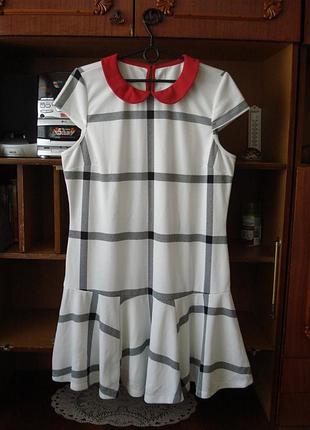 Шикарное фирменное очень красивое платье