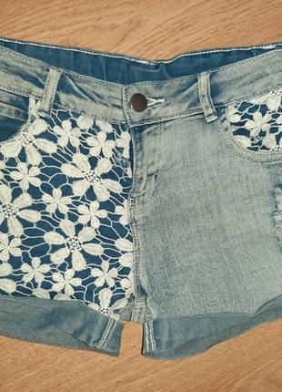 Стильні шорти з круживом