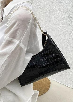 Женская маленькая сумка рептилия багет крокодиловая кожа с жемчугом черная7 фото